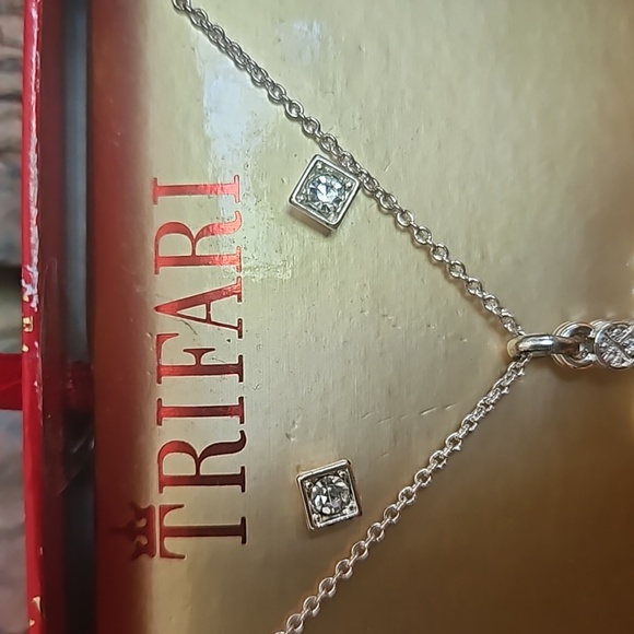 Trifari Silvertone Rhinestone Cross w/Earrings - Picture 2 of 4